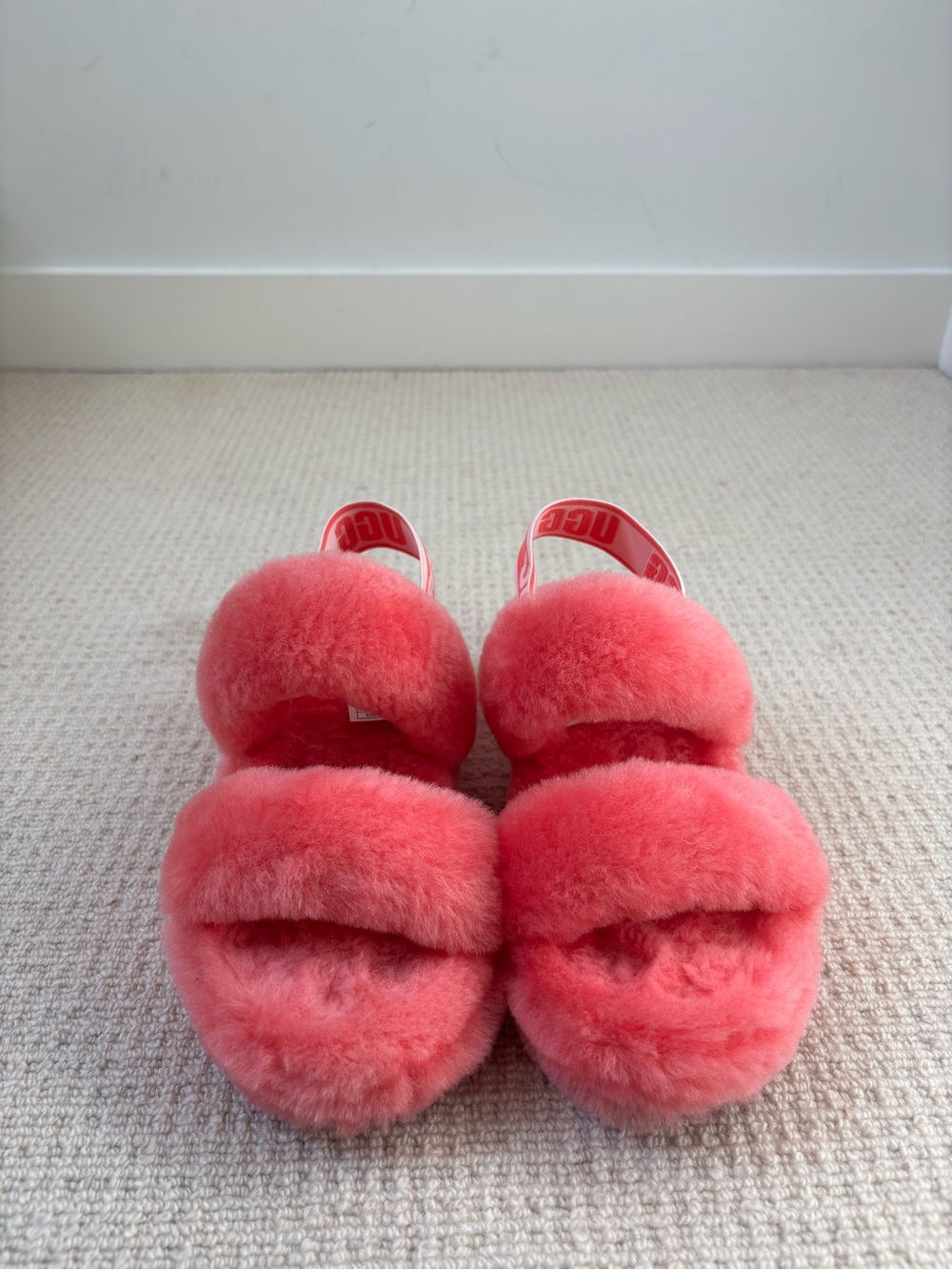 UGG Oh Yeah Slide, size 6